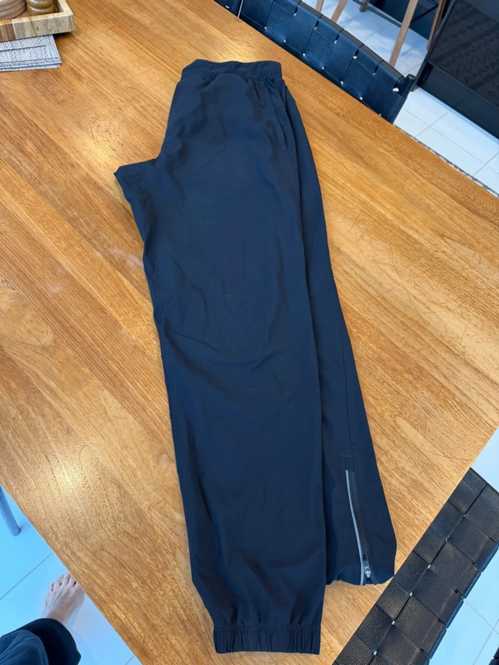 lululemon athletica Black Men's Jogger Sweatpants - Picture 1 of 4